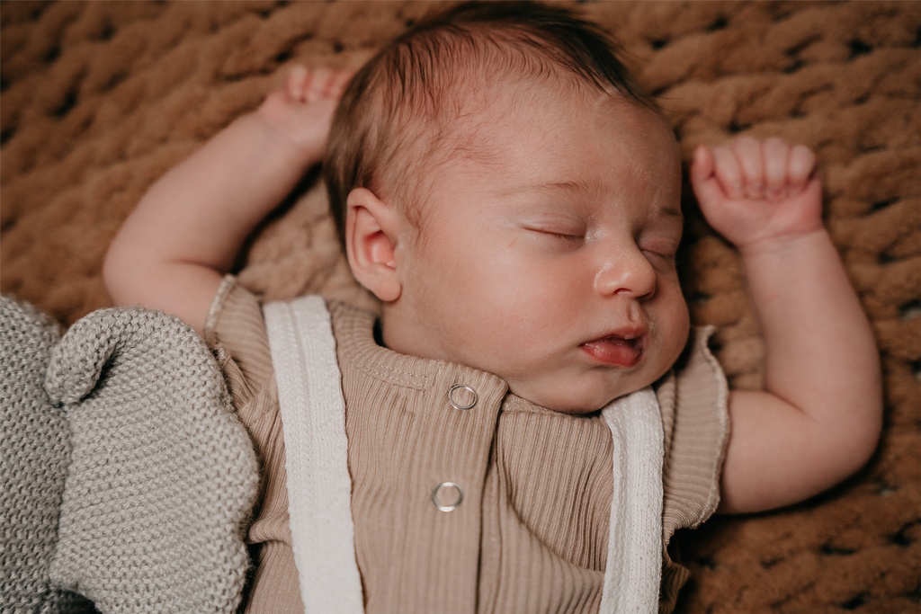 Newborn shoot (in studio)